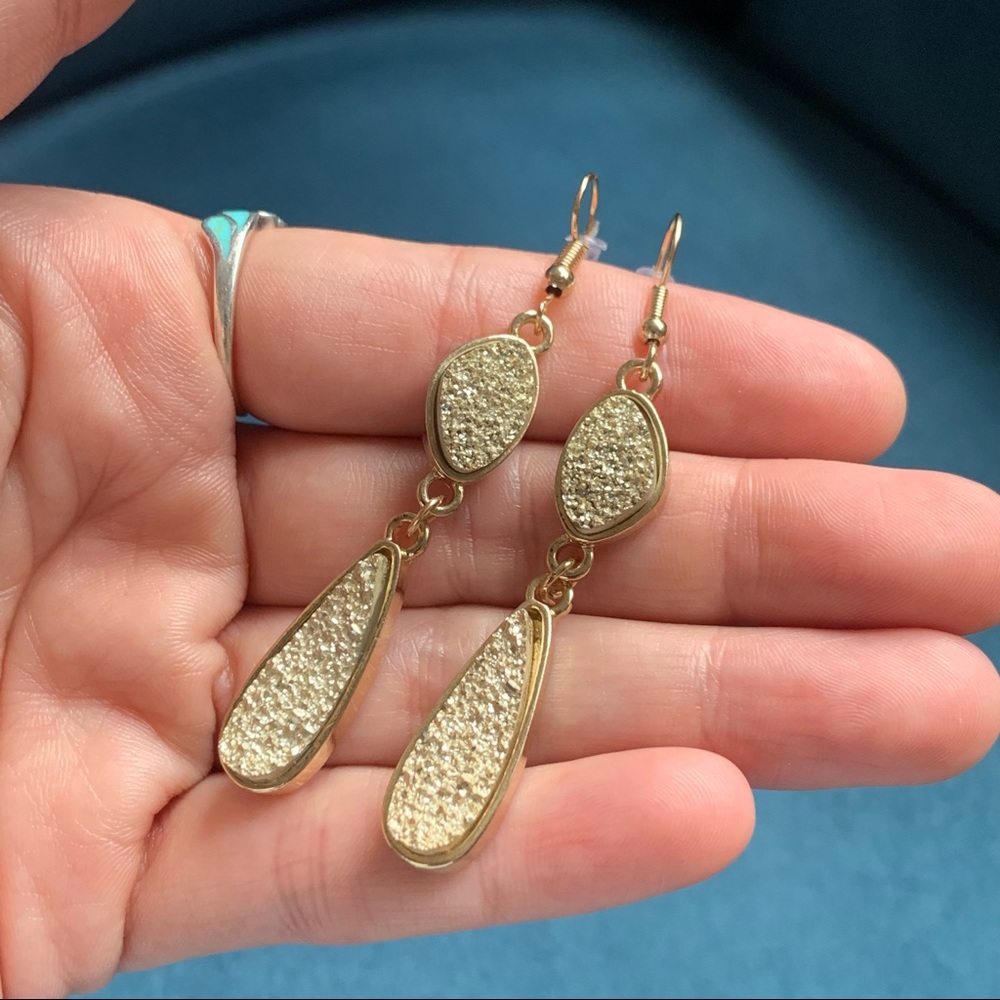• NEW! Champagne Druzy Earrings • - Picture 6 of 9